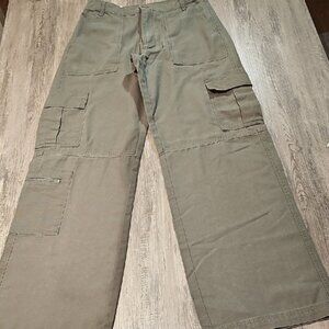Aeropostale Women's Straight Leg Cargo Pants in Olive